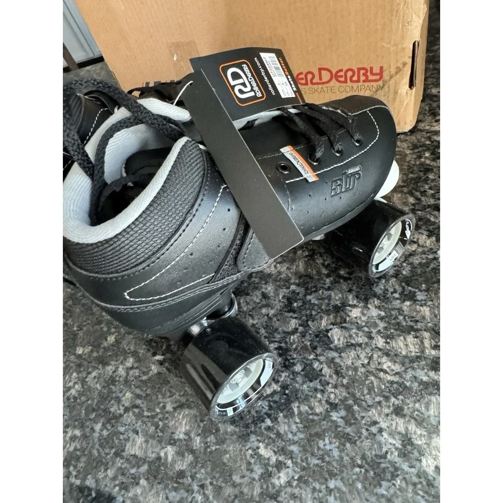 Roller Derby STR Seven Men's Roller‎ Skate Black/Grey NWB Size 7 Men's